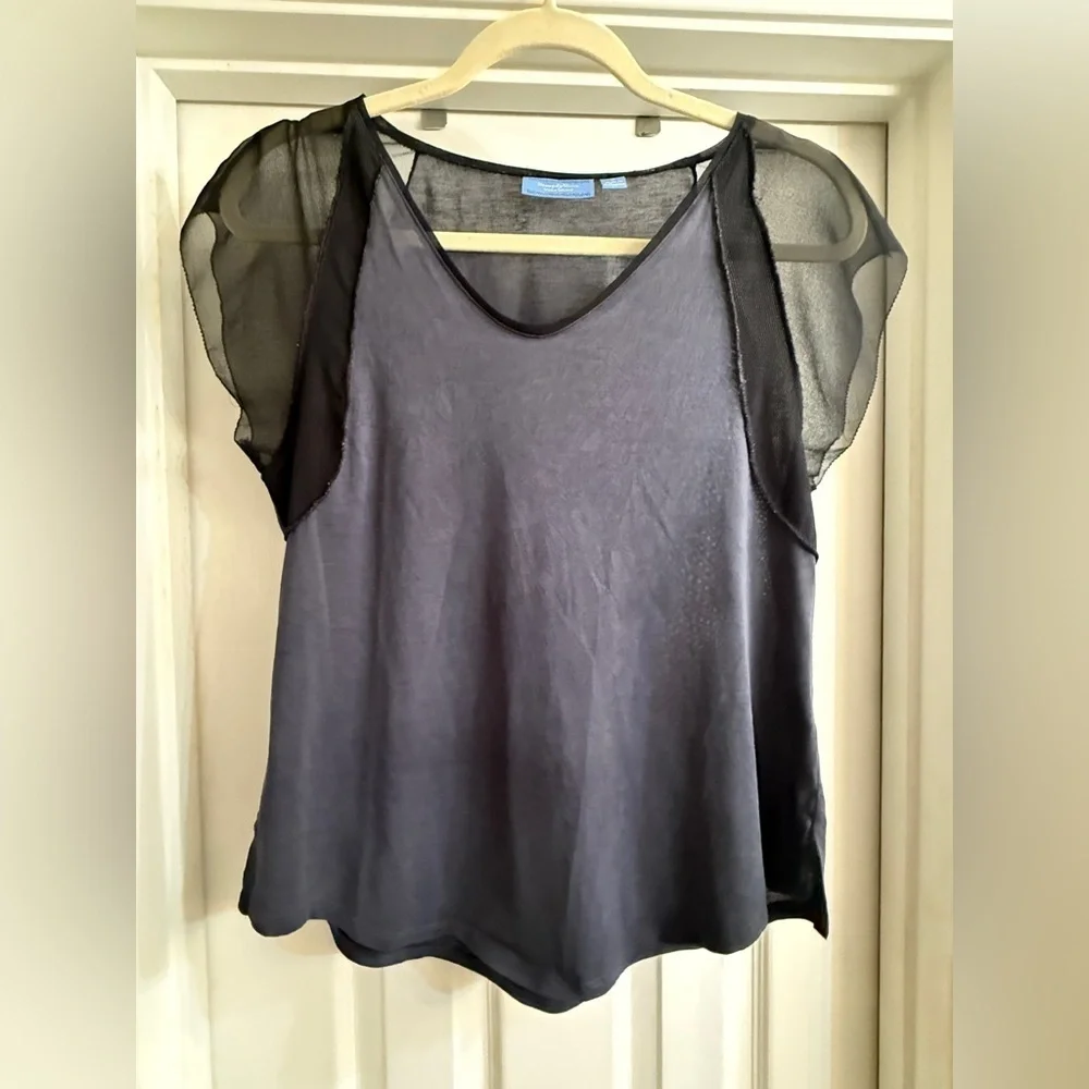Simply Vera Vera Wang  small black shirt